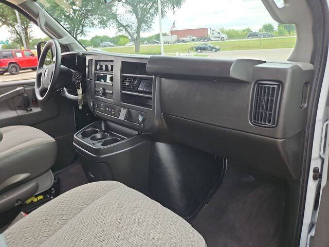 2025 GMC Savana LT 3500