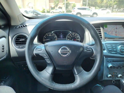 2017 Nissan Pathfinder SL