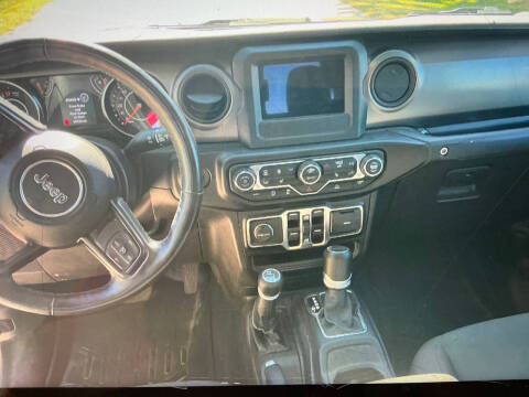 2022 Jeep Gladiator Sport