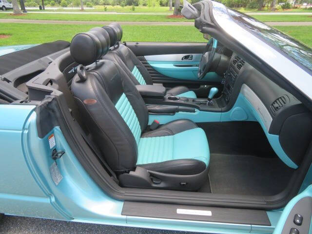 2002 Ford Thunderbird Deluxe