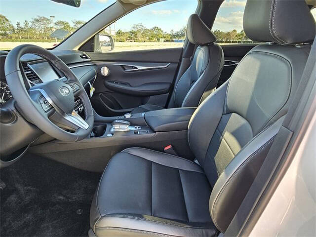 2025 Infiniti QX50 Luxe