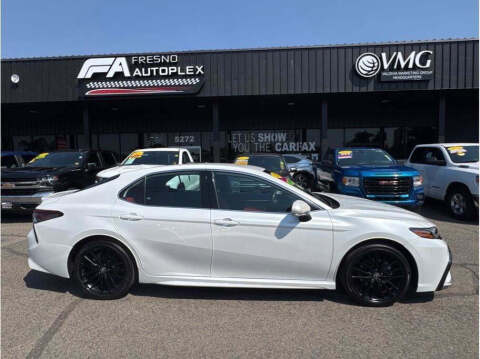 2022 Toyota Camry Hybrid XSE