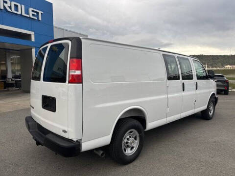 2025 Chevrolet Express 2500