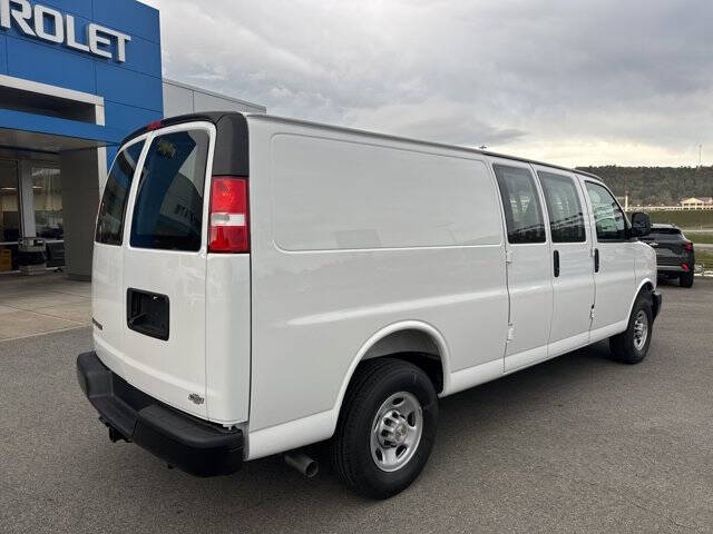 2025 Chevrolet Express 2500