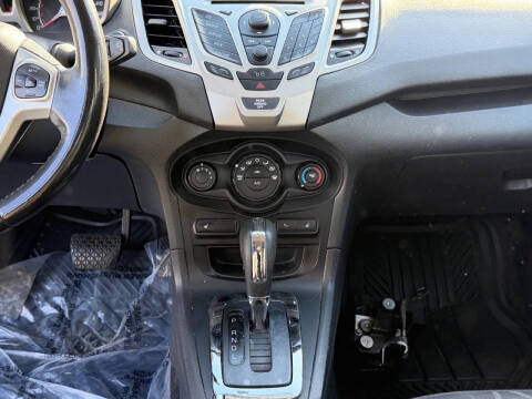 2011 Ford Fiesta SES
