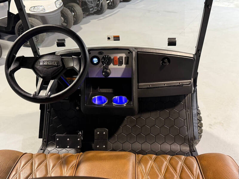 2025 E-Z-GO Liberty