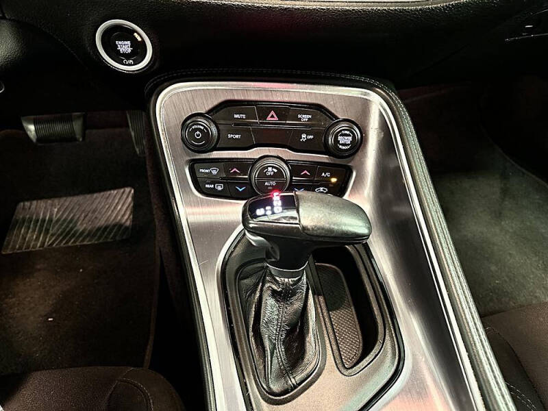 2017 Dodge Challenger SXT