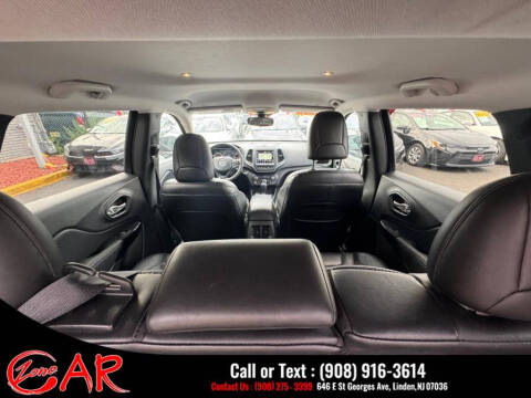 2023 Jeep Cherokee Altitude Lux