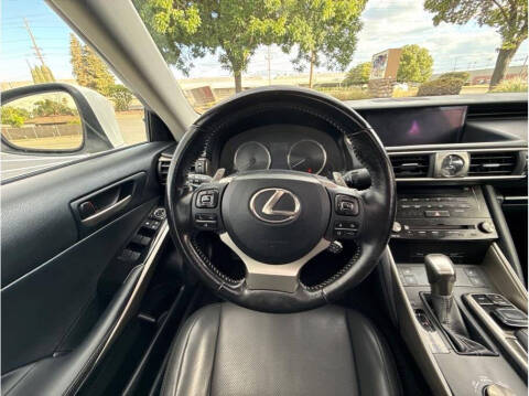 2017 Lexus IS 200t