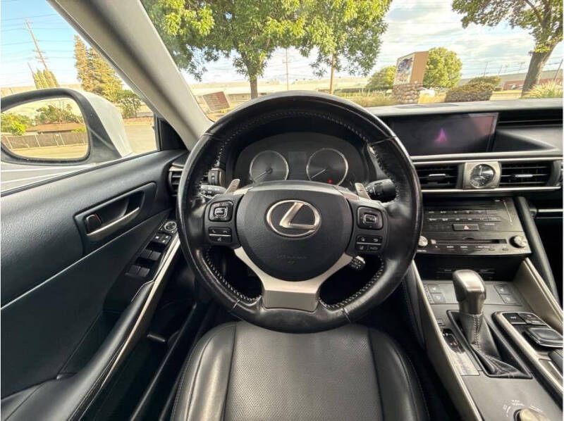 2017 Lexus IS 200t