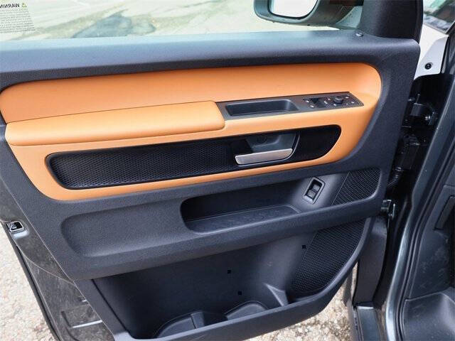 2025 Volkswagen ID. Buzz Pro S Plus 4Motion