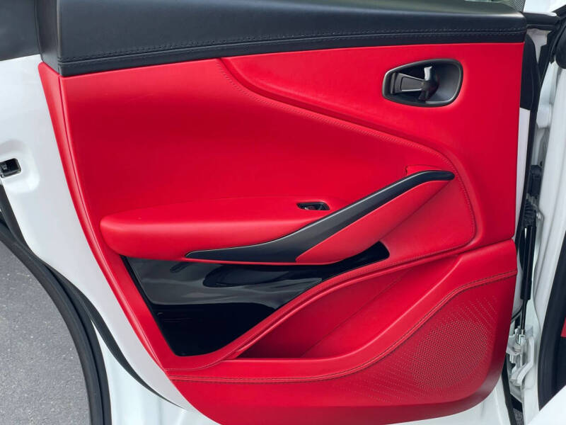 2023 Aston Martin DBX