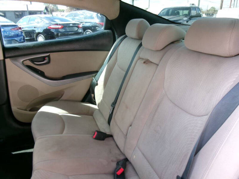 2014 Hyundai Elantra SE