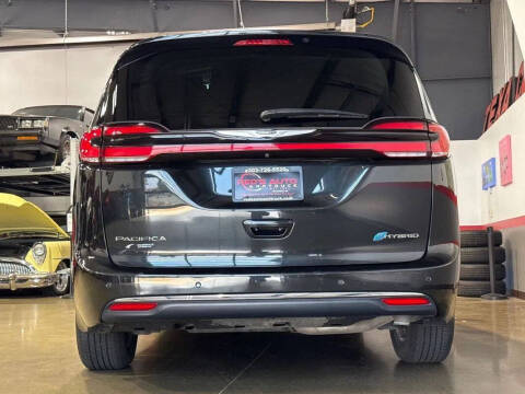 2024 Chrysler Pacifica Plug-In Hybrid Select