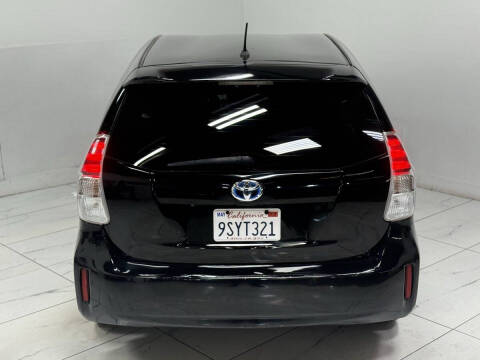 2015 Toyota Prius v Two
