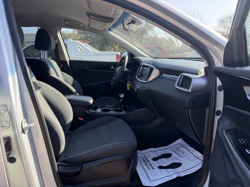 2019 Kia Sorento LX