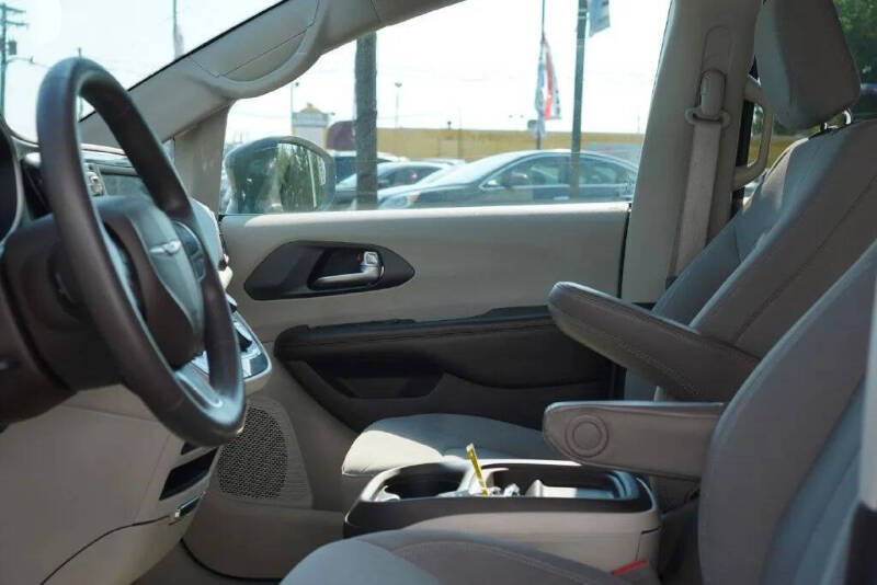 2020 Chrysler Pacifica Touring