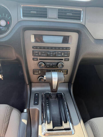 2011 Ford Mustang V6