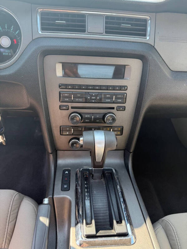 2011 Ford Mustang V6