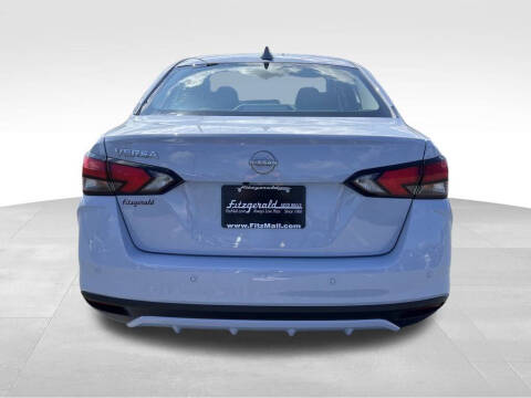 2025 Nissan Versa SV