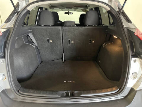 2019 Nissan Kicks S