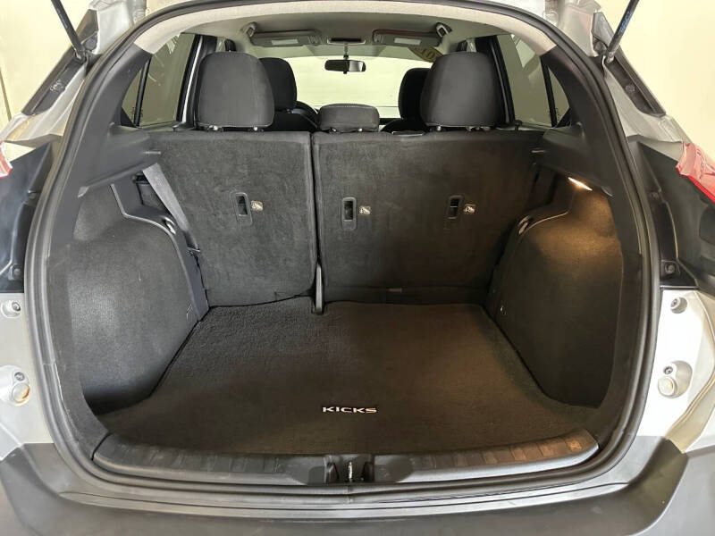 2019 Nissan Kicks S