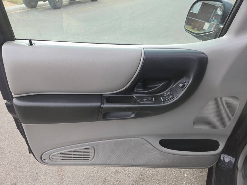 2001 Mazda B-Series B4000 SE