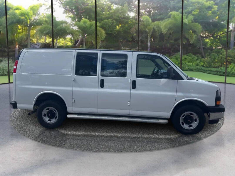 2023 GMC Savana 2500