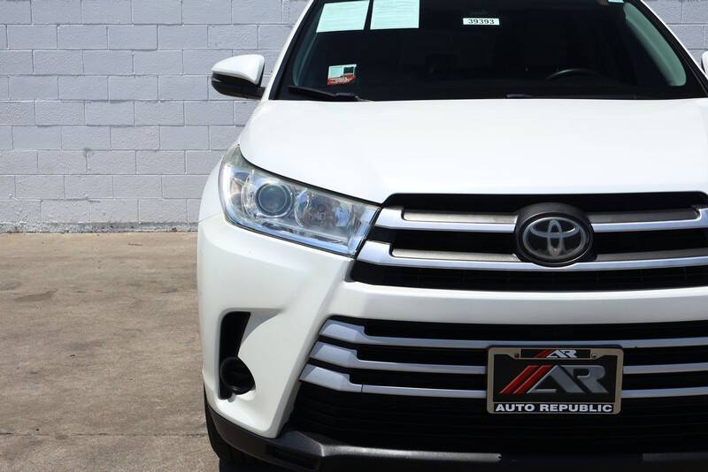2017 Toyota Highlander LE