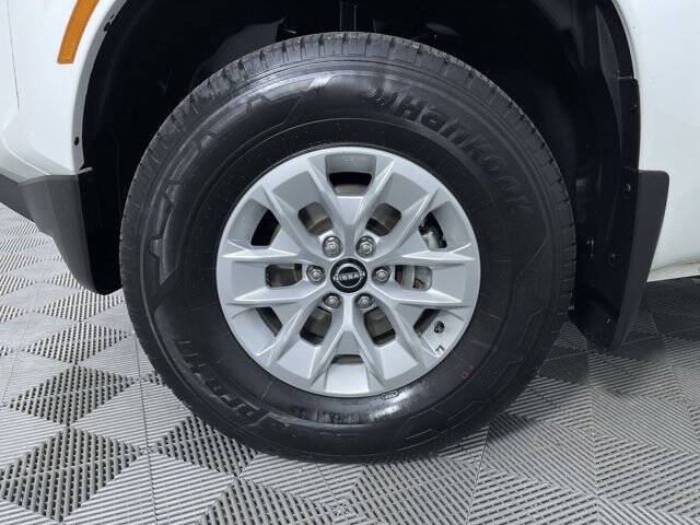 2024 Nissan Frontier SV