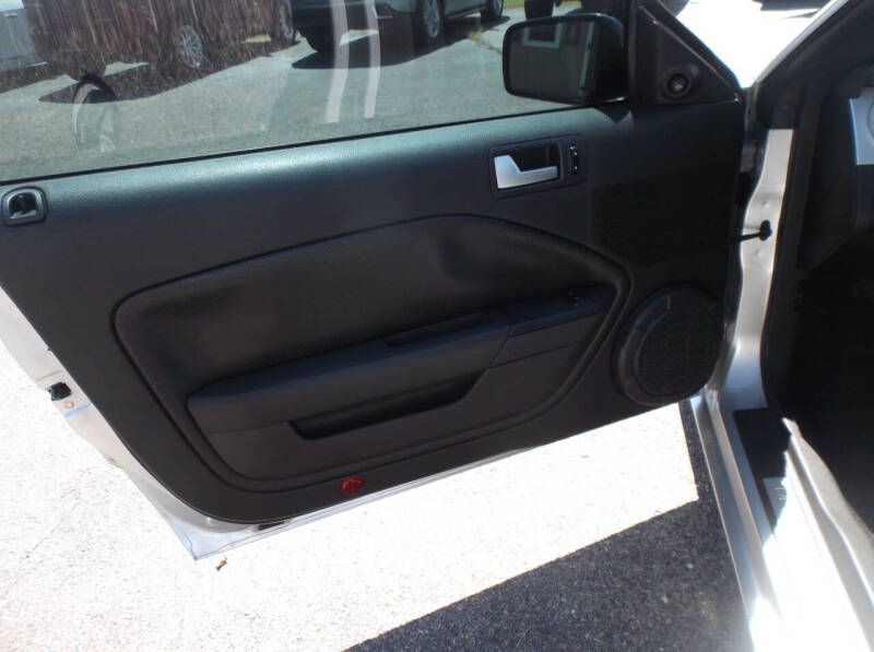 2009 Ford Mustang GT Deluxe