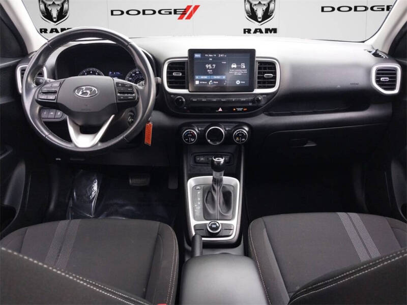 2022 Hyundai Venue SEL