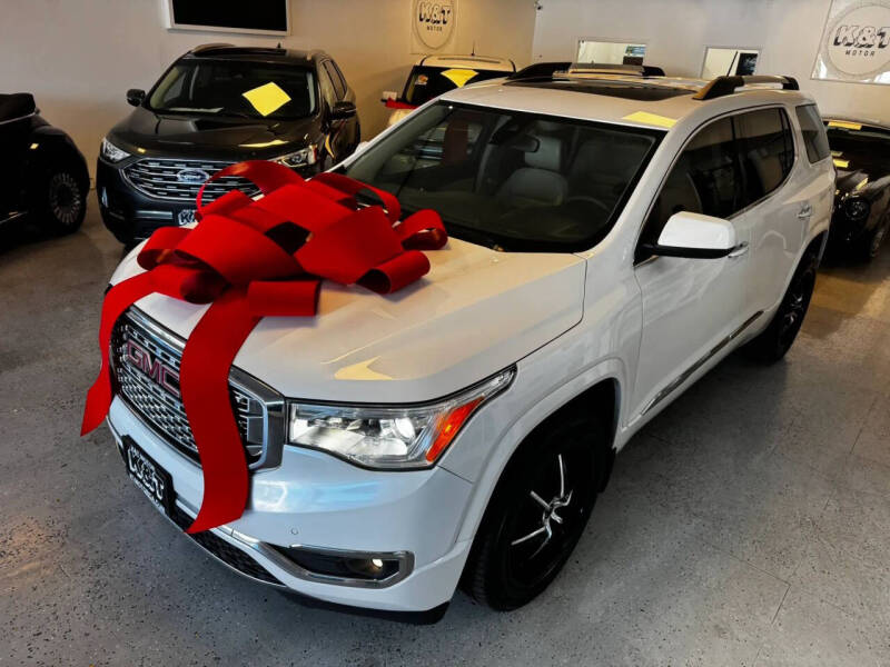 2017 GMC Acadia Denali