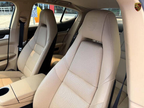 2016 Porsche Panamera