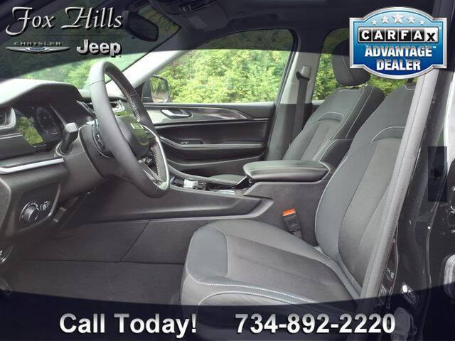 2023 Jeep Grand Cherokee Laredo