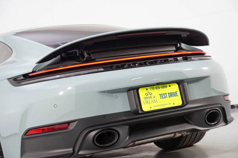 2025 Porsche 911 Carrera