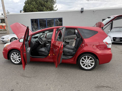 2013 Toyota Prius v Five