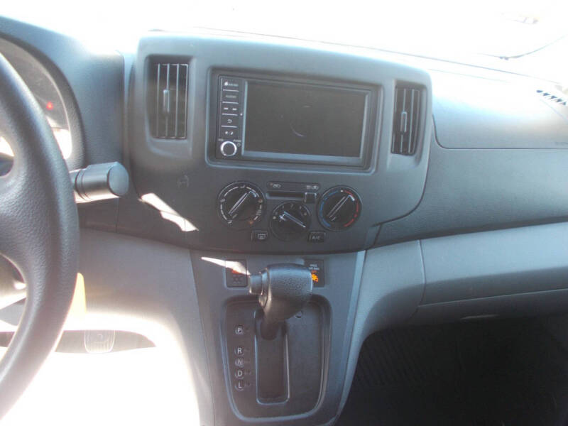 2020 Nissan NV200 SV - Photo 14