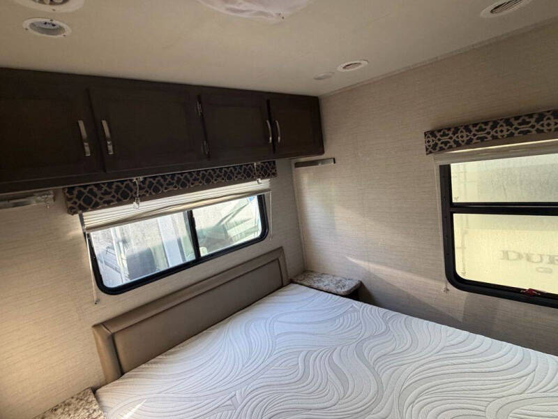 2019 Ford E-Series E-450 SD