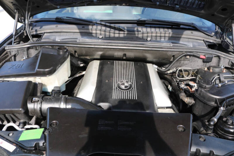 2001 BMW X5 4.4i
