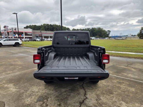 2025 Jeep Gladiator Sport S