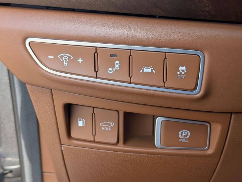 2020 Genesis G90