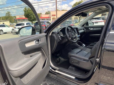 2025 Volvo XC40 B5 Plus Bright Theme