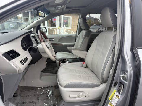 2014 Toyota Sienna Limited 7-Passenger
