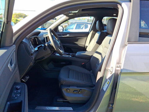 2026 Volkswagen Atlas Cross Sport SEL R-Line Black 4Motion