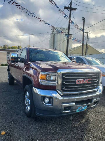 2016 GMC Sierra 2500HD for sale at Deanas Auto Biz in Pendleton OR