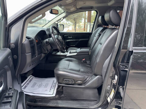 2015 Nissan Titan SV