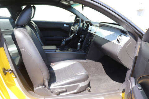 2005 Ford Mustang GT Premium