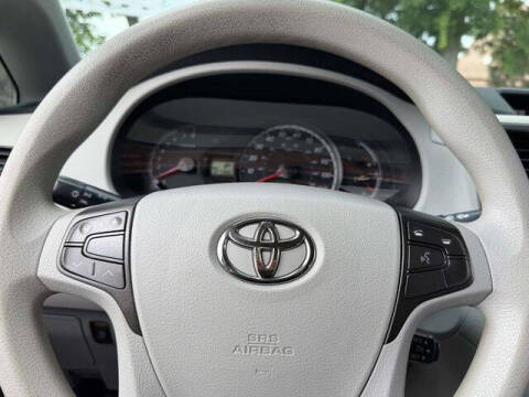 2012 Toyota Sienna