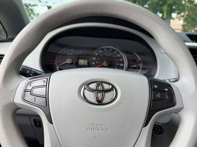 2012 Toyota Sienna